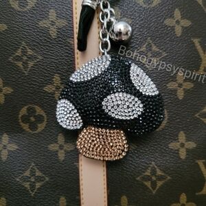 🍄 Mushroom Crystal Rhinestone Keychain Bag Charm With Black Tassel